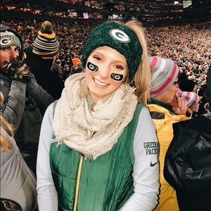 Meet your Posher, Avry